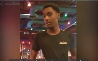 Christmas Love For a Waiter